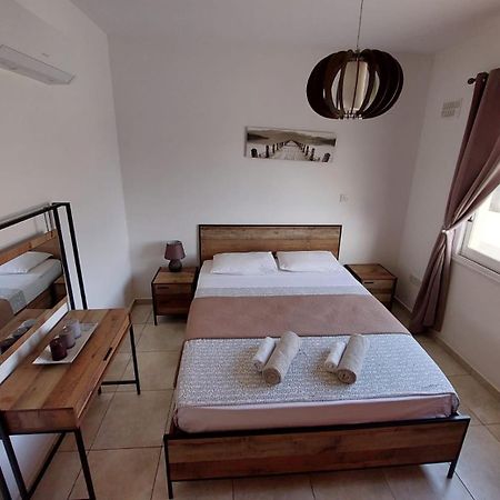 Joanne'S Cosy 1 Bdrm Apt Пафос Екстериор снимка