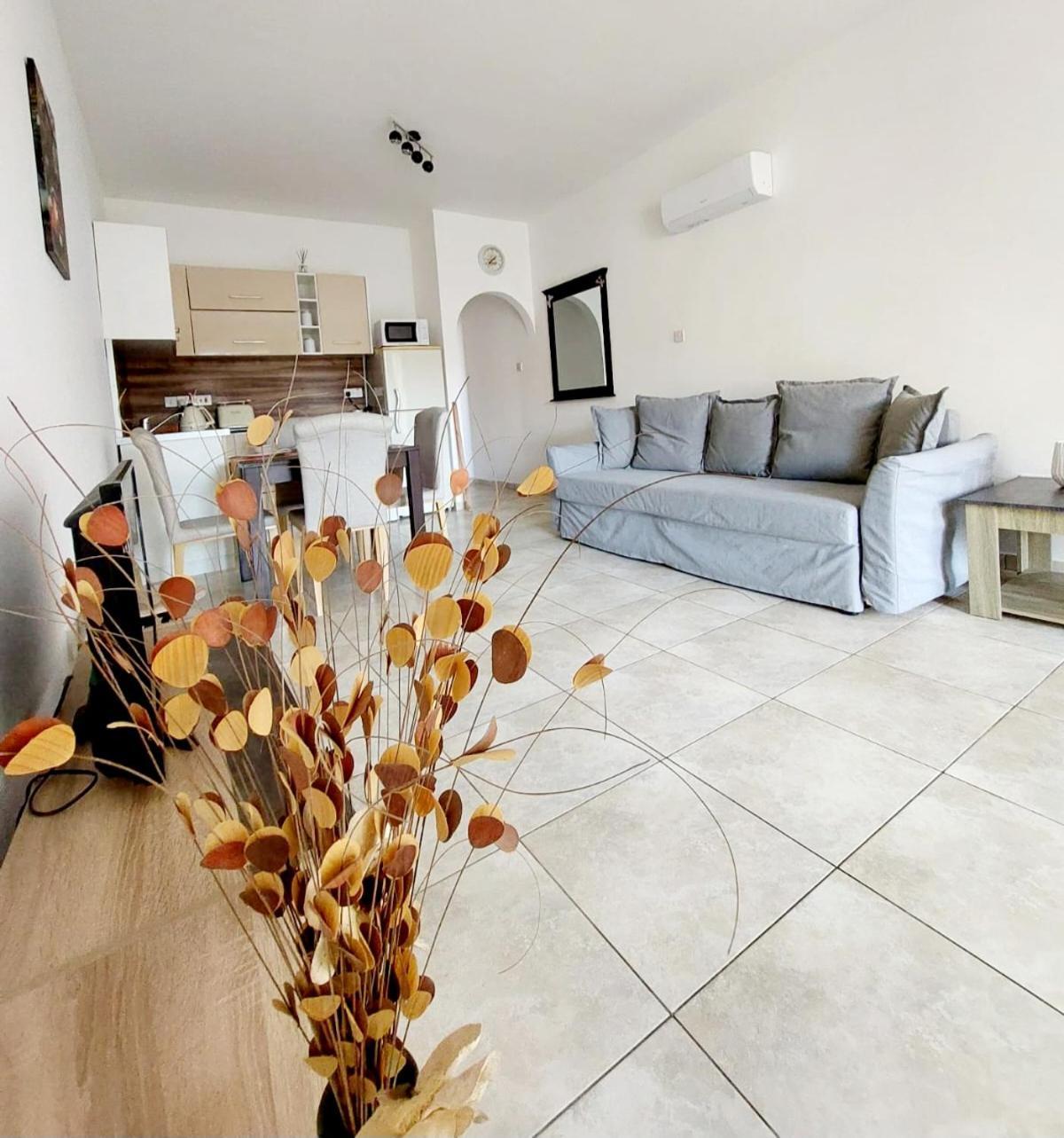 Joanne'S Cosy 1 Bdrm Apt Пафос Екстериор снимка
