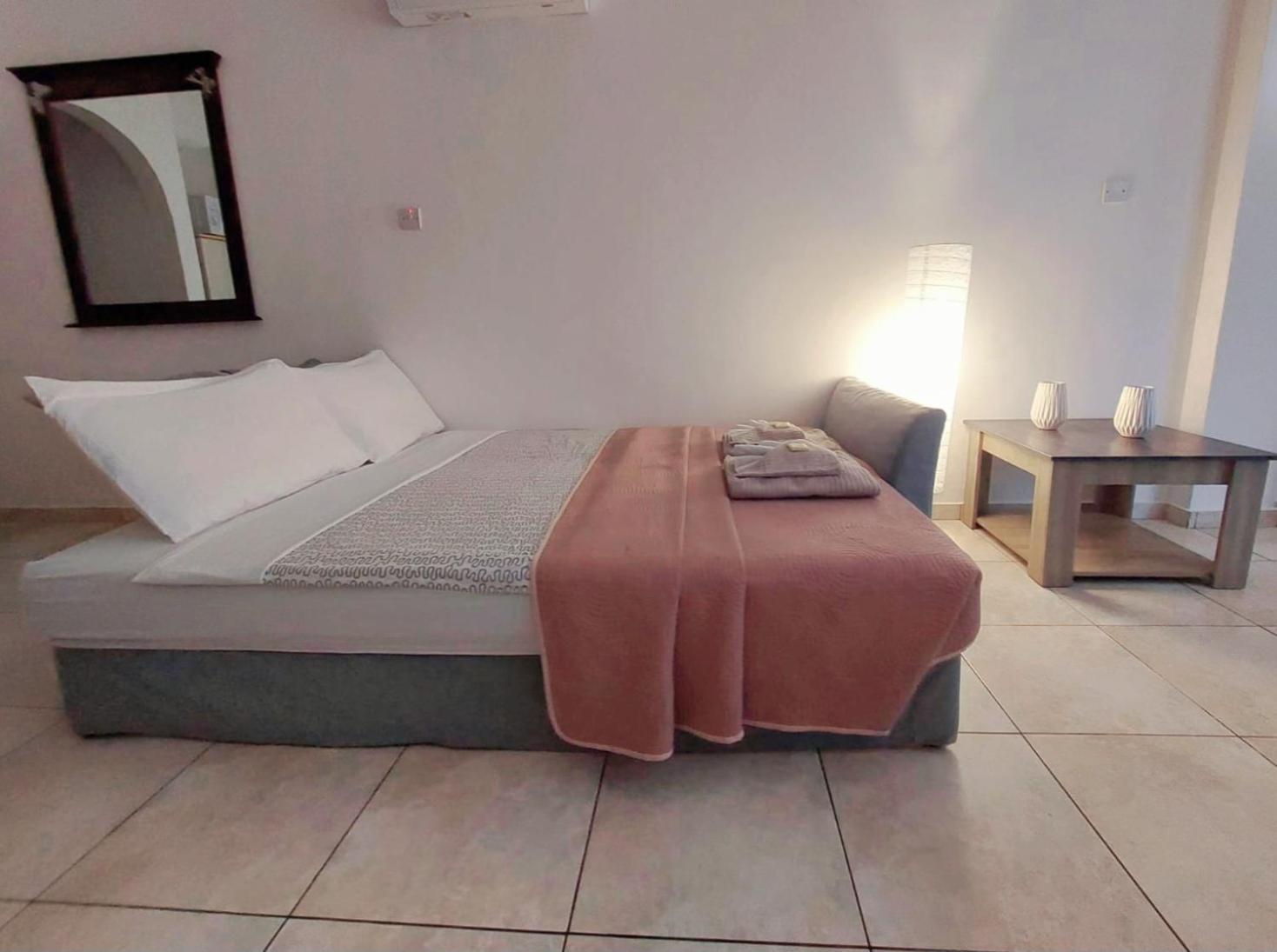 Joanne'S Cosy 1 Bdrm Apt Пафос Екстериор снимка