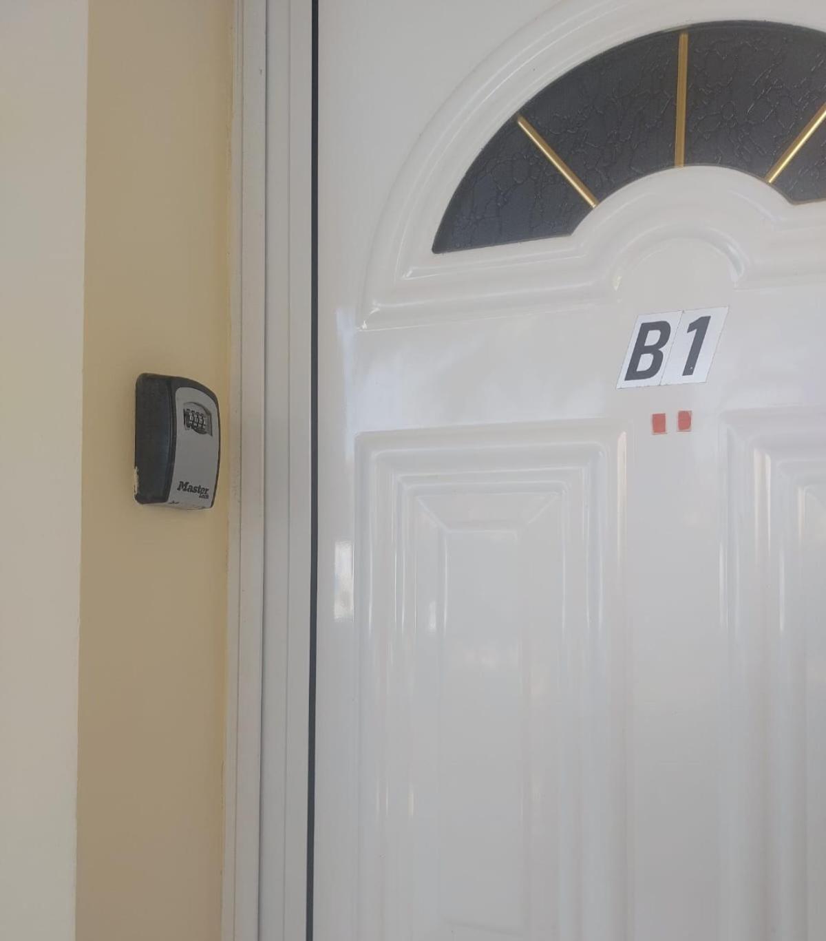 Joanne'S Cosy 1 Bdrm Apt Пафос Екстериор снимка