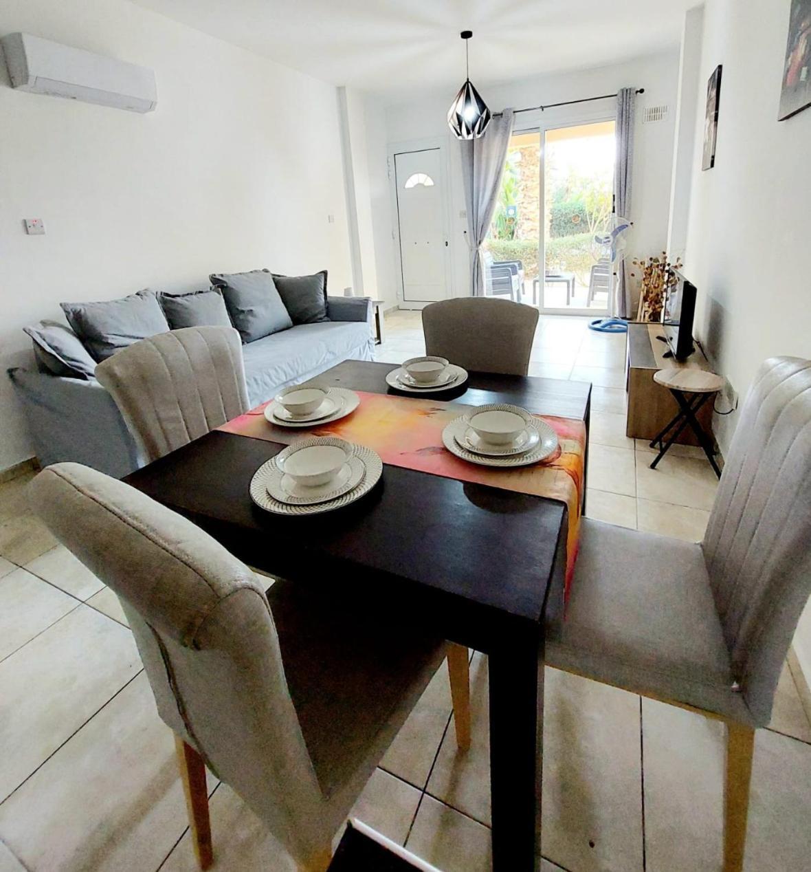 Joanne'S Cosy 1 Bdrm Apt Пафос Екстериор снимка