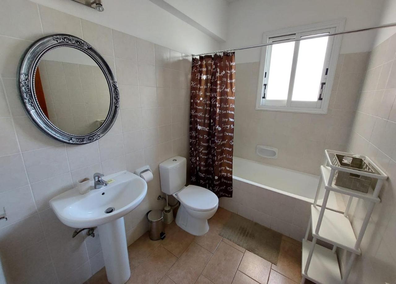 Joanne'S Cosy 1 Bdrm Apt Пафос Екстериор снимка